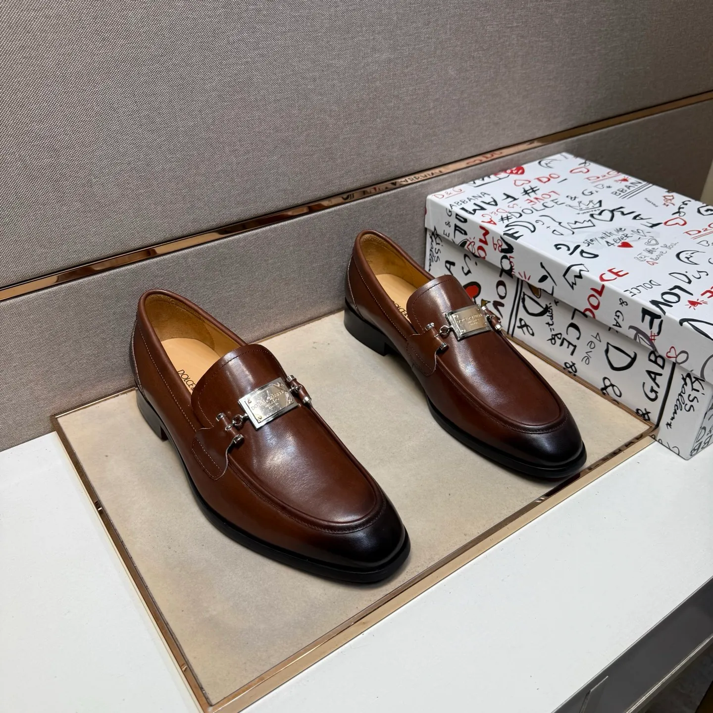 Men's men's shoes 💰pp520【DG～】Men's casual formal leather shoes 2025z cabinet sales simultaneously 🔶Size: 38-44#️⃣ 🔷2 colors🔜The upper is made of cowhide stitching ➕Cowhide lining, comfortable and breathable, sole: original comfortable, wear-resistant and non-slip outsole, ⚠️real thing📱photographed🎬real thing is better📢📢📢